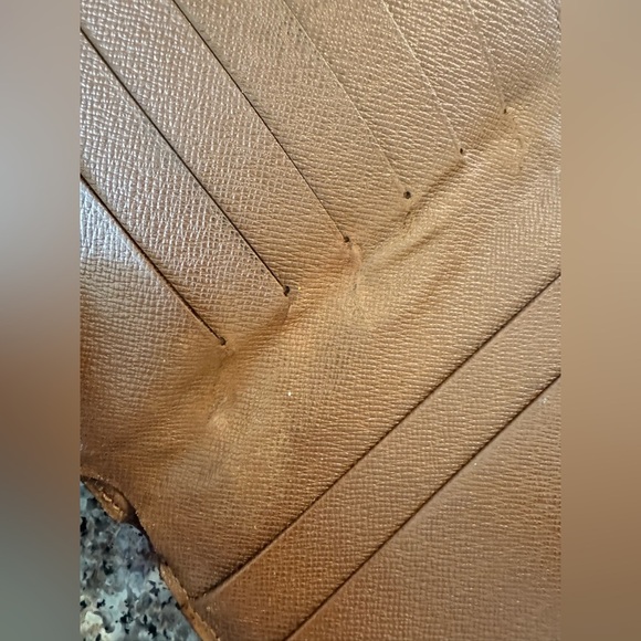 LOUIS VUITTON
Monogram Canvas Porte Papier Zipper Wallet - Picture 13 of 17